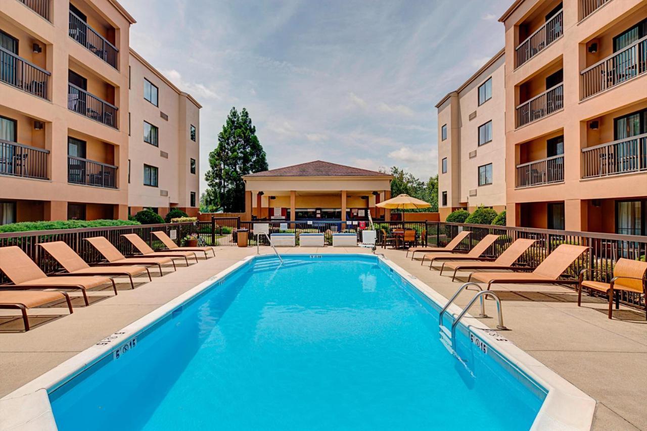 Courtyard Near Duke University/downtown Hotel 3*
