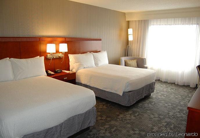 Courtyard Near Duke University/downtown 3*